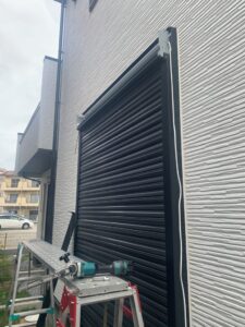 川口市でリクシルの手動シャッターを電動化工事　 #窓シャッター #電動化 #ソムフィキット #快適 #防犯 #害虫 #侵入防止 #エアコン効率 #埼玉県