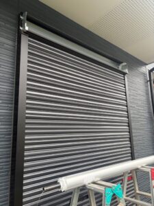 印西市で手動窓シャッターを電動化工事　 #窓シャッター #電動化 #LIXIL #リクシル #ソムフィキット #快適 #防犯 #スマホアプリ #遠隔操作 #千葉県